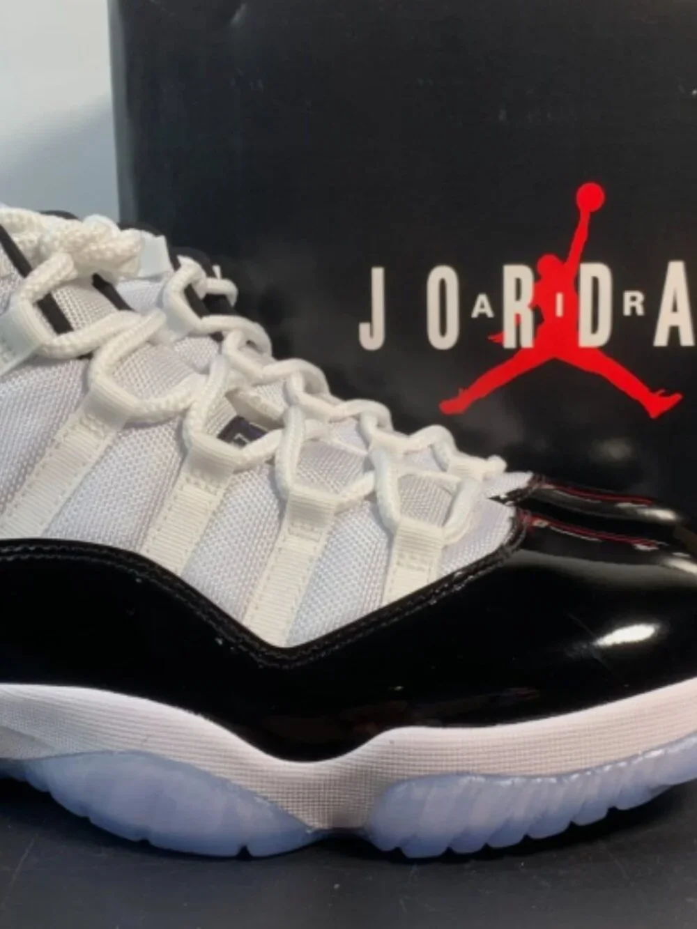Nike Air Jordan 11 Retro Concord